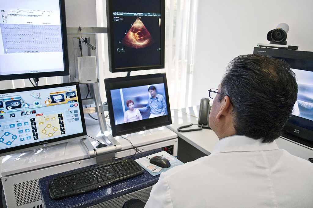 1024px-Telemedicine_Consult