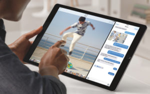 iPadPro_Lifestyle-SplitScreen-PRINT