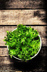 Lettuce_on_wooden_background