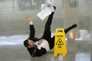 man-slipping-on-wet-floor-sgplaw.com_-2.jpg