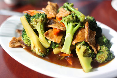Seitan strips in broccoli dish