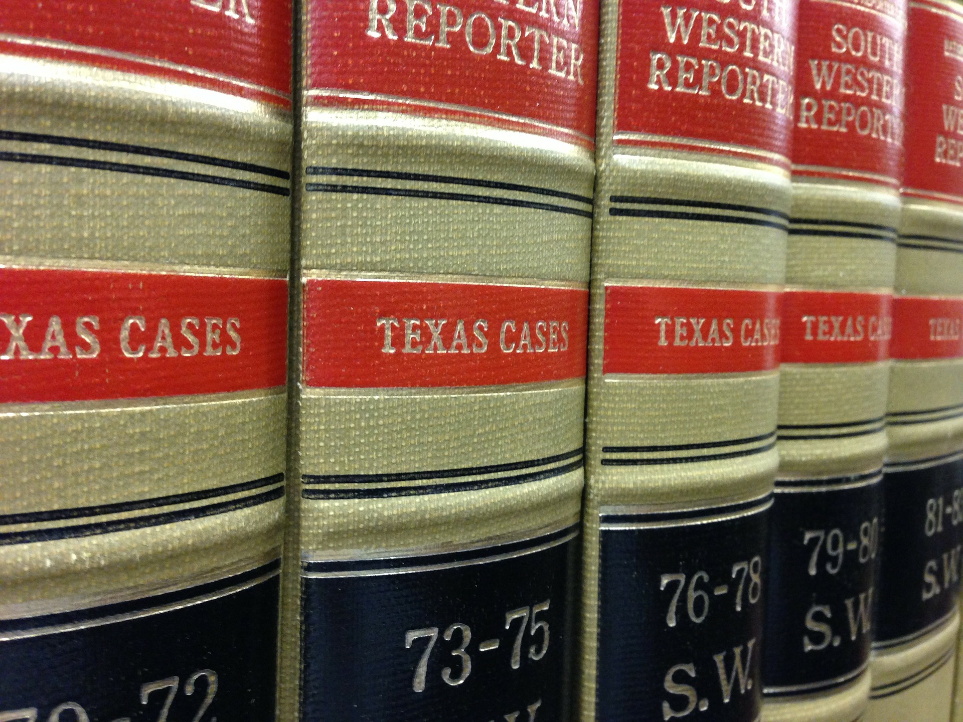law-books-291677_1920