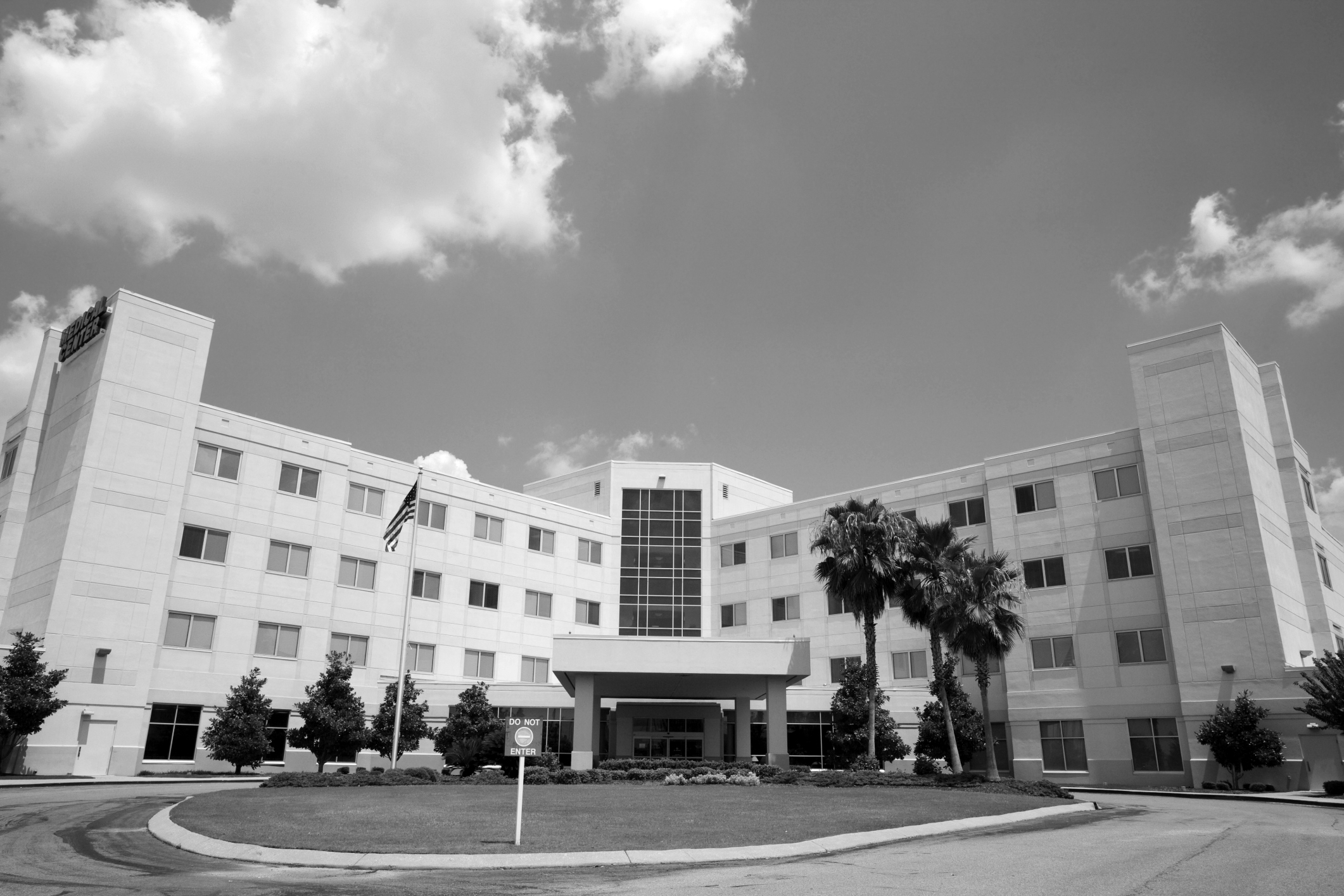 hospitalexterior174706410_BW