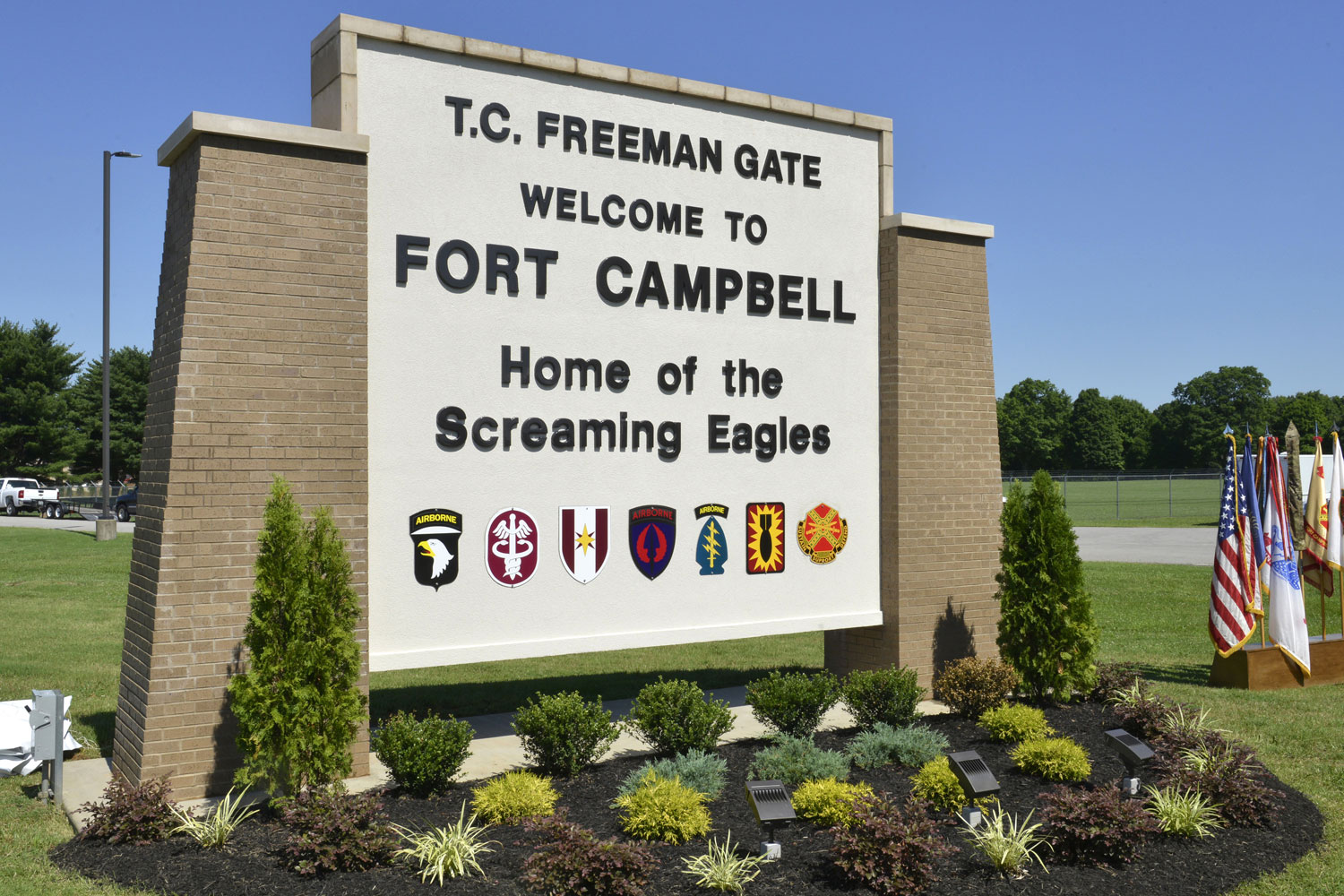 fort-campbell-gate-1500