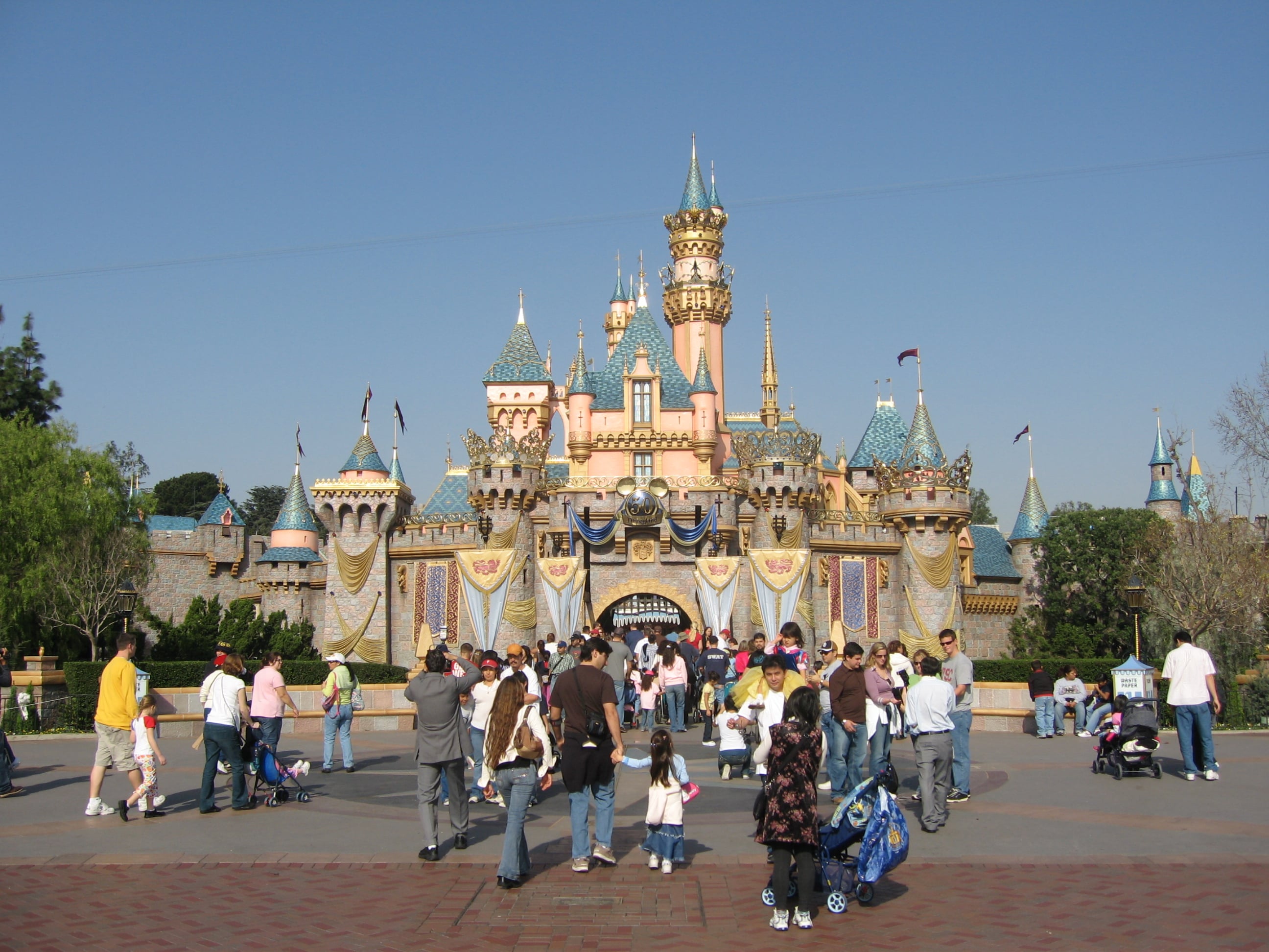 Castillo_de_Disneyland