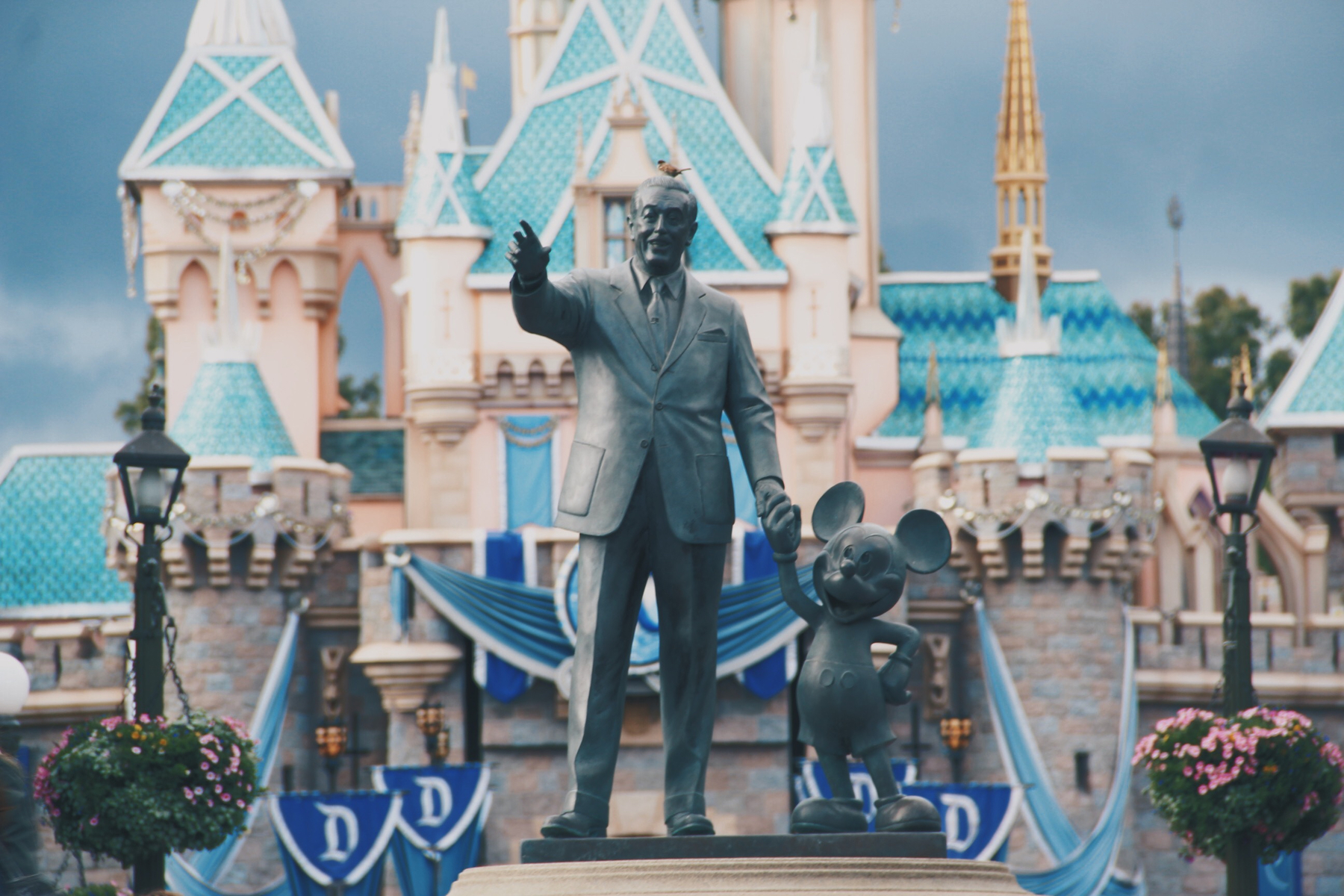 statue-amusement-park-castle-tourism-world-resort-1388313-pxhere.com