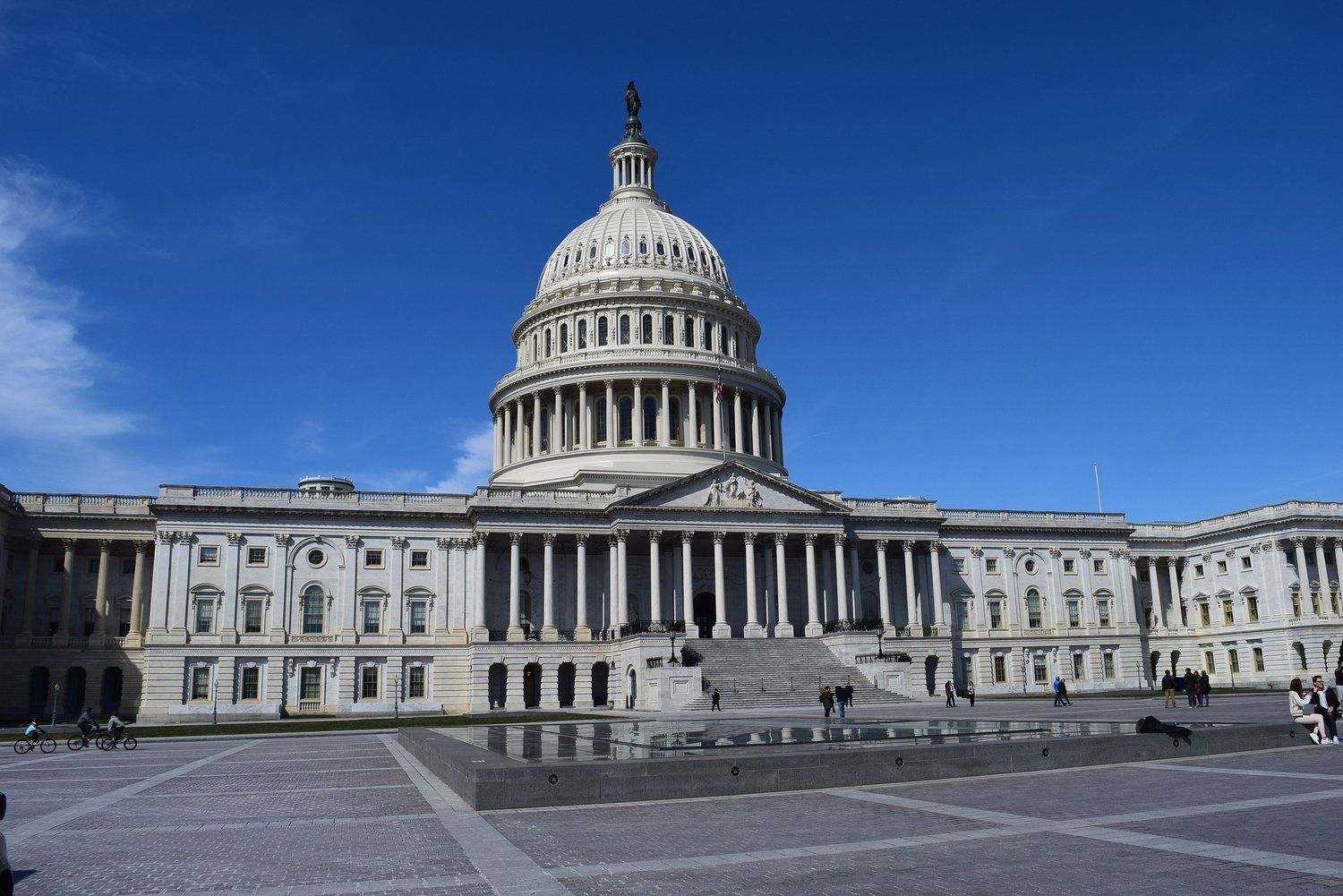 congress-3290054_1920-2.jpg