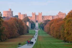 Windsor_Castle_at_Sunset_-_Nov_2006-300x200-1.jpg