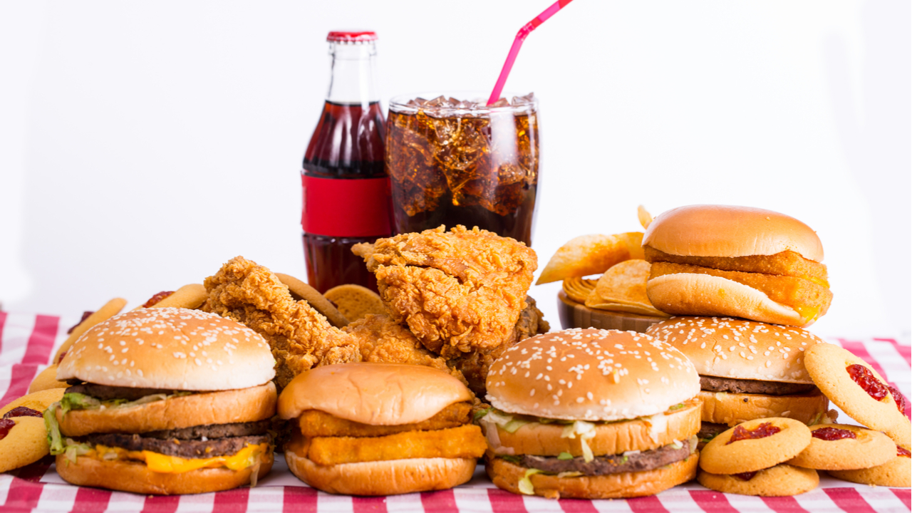 fast_food_burger_chicken_soda_shutterstock_285533255_1280x720