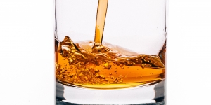 5B1811070912505Dalcohol_alcoholic_bar_8734.jpg