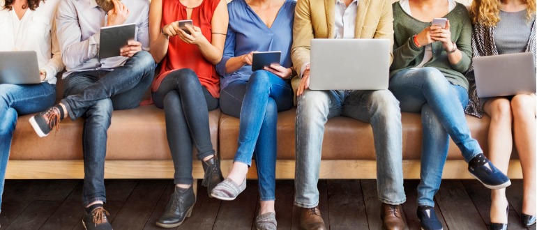 diversity-people-connection-digital-devices-browsing-concept-picture-id668224090