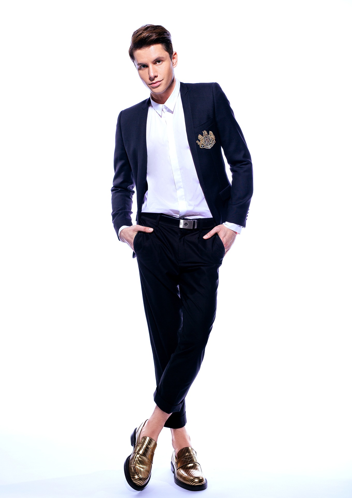 the-man-in-the-suit-3669207_1920.jpg