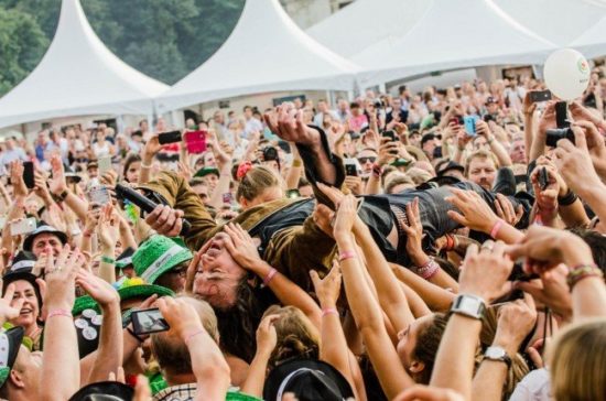 http-desertdefenders-com-wp-content-uploads-2019-04-audience-concert-crowd-163-e1554484259173-jpg