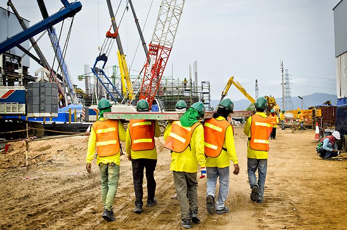 Labor and employment_group of construction workers