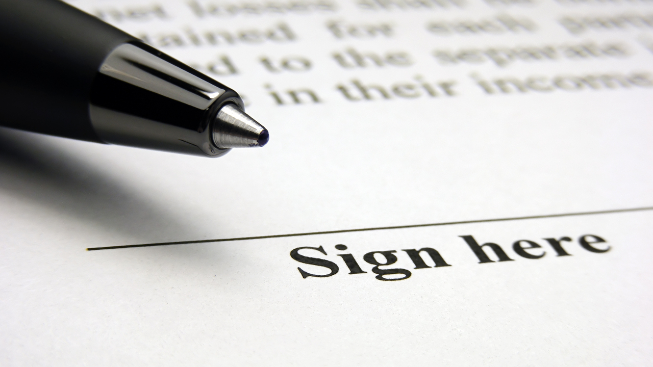 sign_here_signature_blank_empty_space_shutterstock_109181132_1280x720