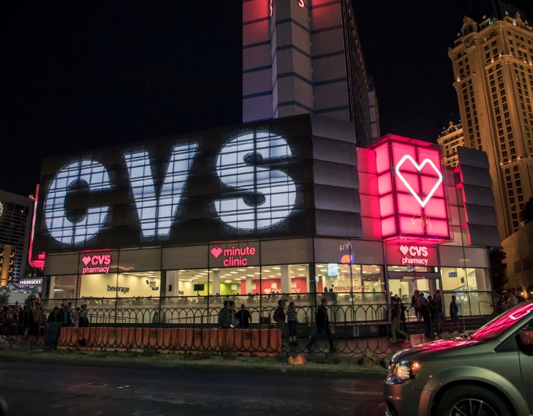 las-vegas-strip-cvs-picture-id948363186