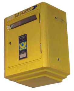 LaPoste-Briefkasten-1-244x300.jpg