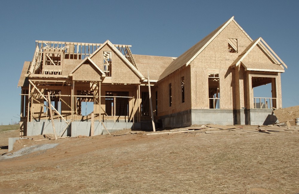 Maine-contractor-penalized-for-building-without-a-contract.jpg