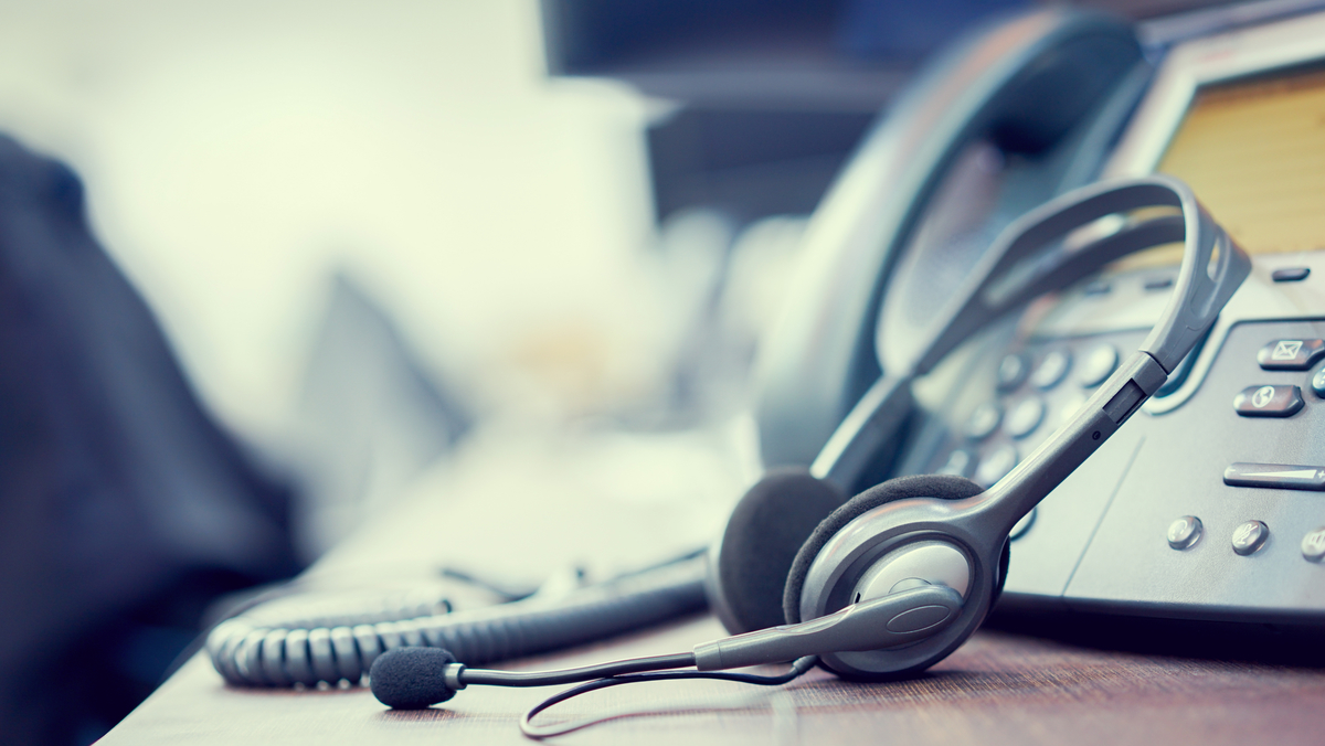 Blog-Retail-Telemarketing_call_center_headset_telephone_1200x675