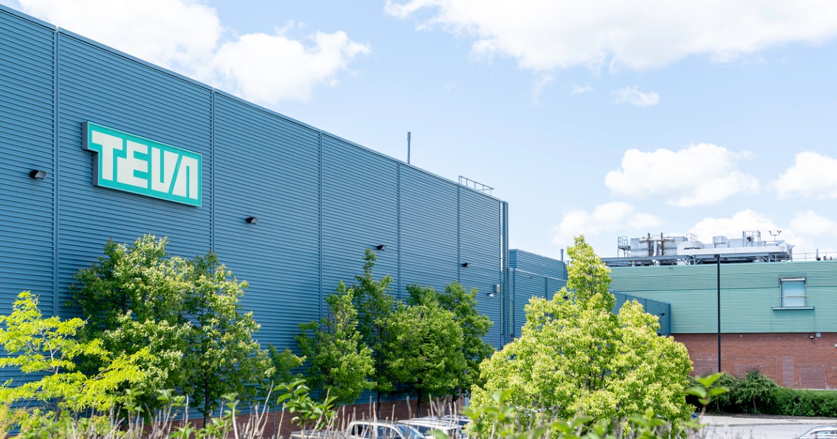 sign-on-the-building-at-teva-canada-markham-manufacturing-facility-picture-id1156840859