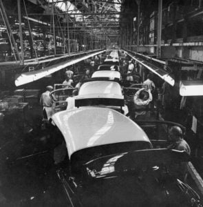 https-globalsupplychainlawblog-squirepattonboggsblogs-com-wp-content-uploads-sites-22-2015-02-assembly-line-295x300-jpg