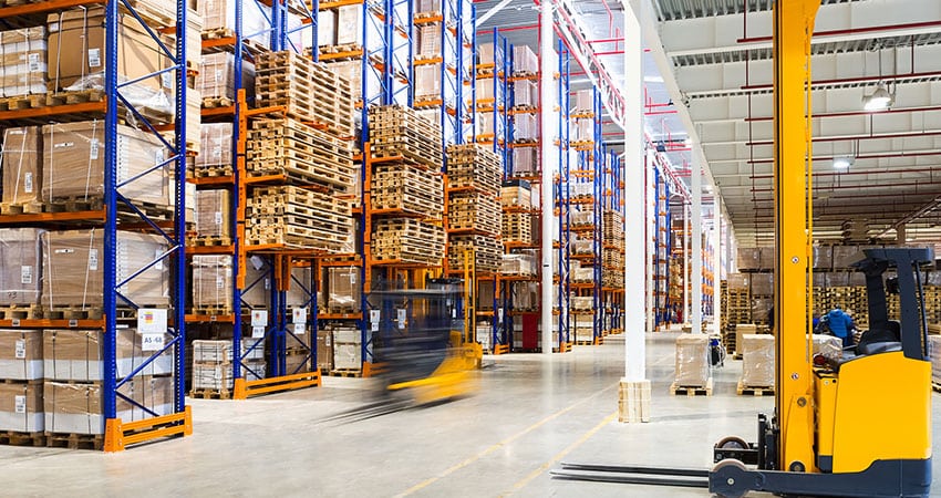 warehouse-with-forklifts-feature (A7512591)