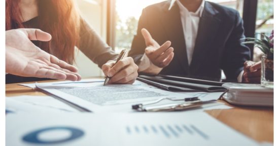 business-signing-a-contract-buy-sell-house-picture-id955988522 (1)