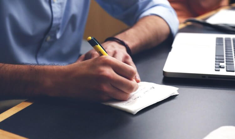 Writing notes when studying a new law practice Writing notes when studying a new law practice