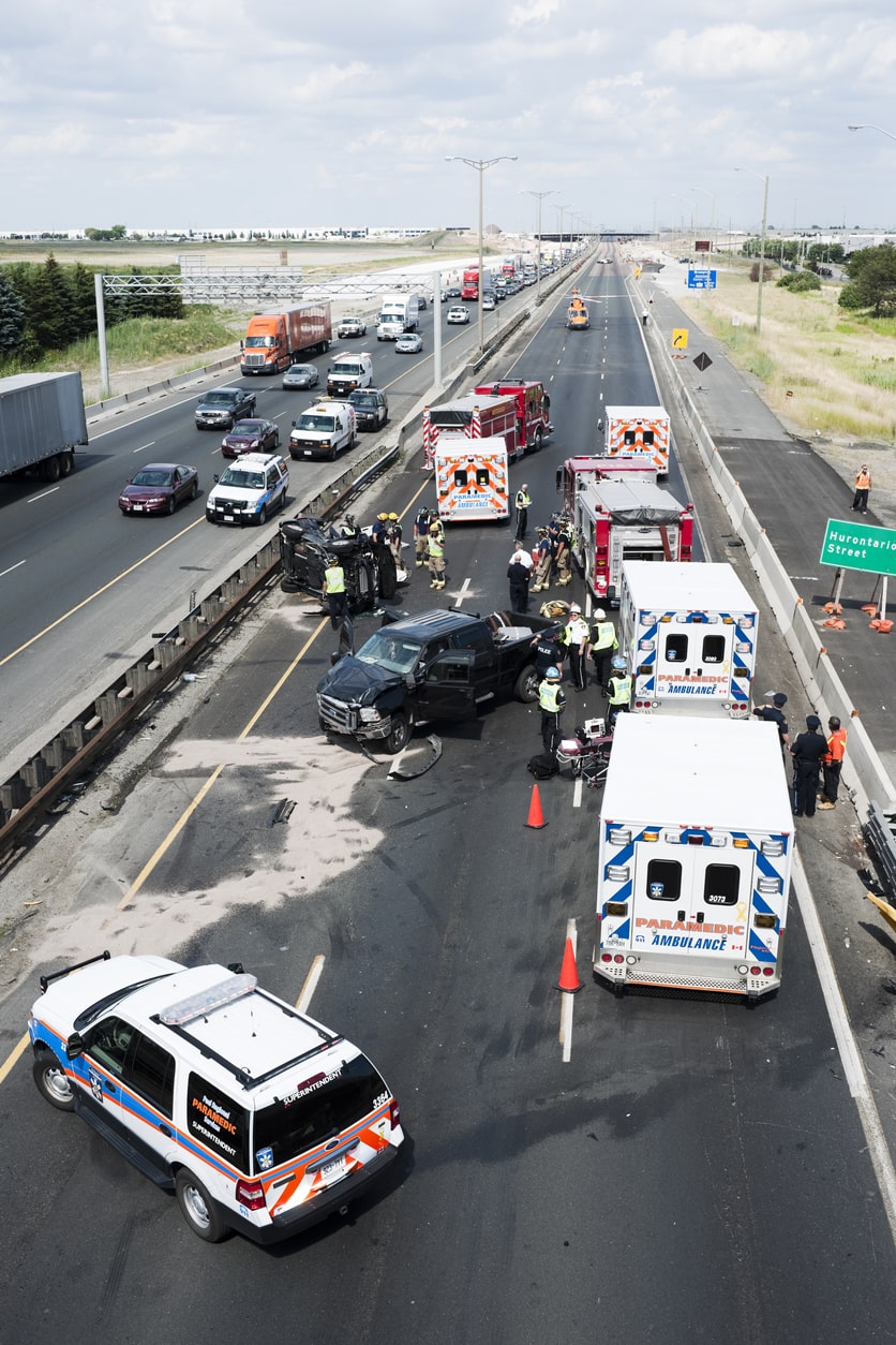 https-www-searcylaw-com-wp-content-uploads-2019-09-ambulances-and-police-in-highway-after-serious-car-crash-min-jpg
