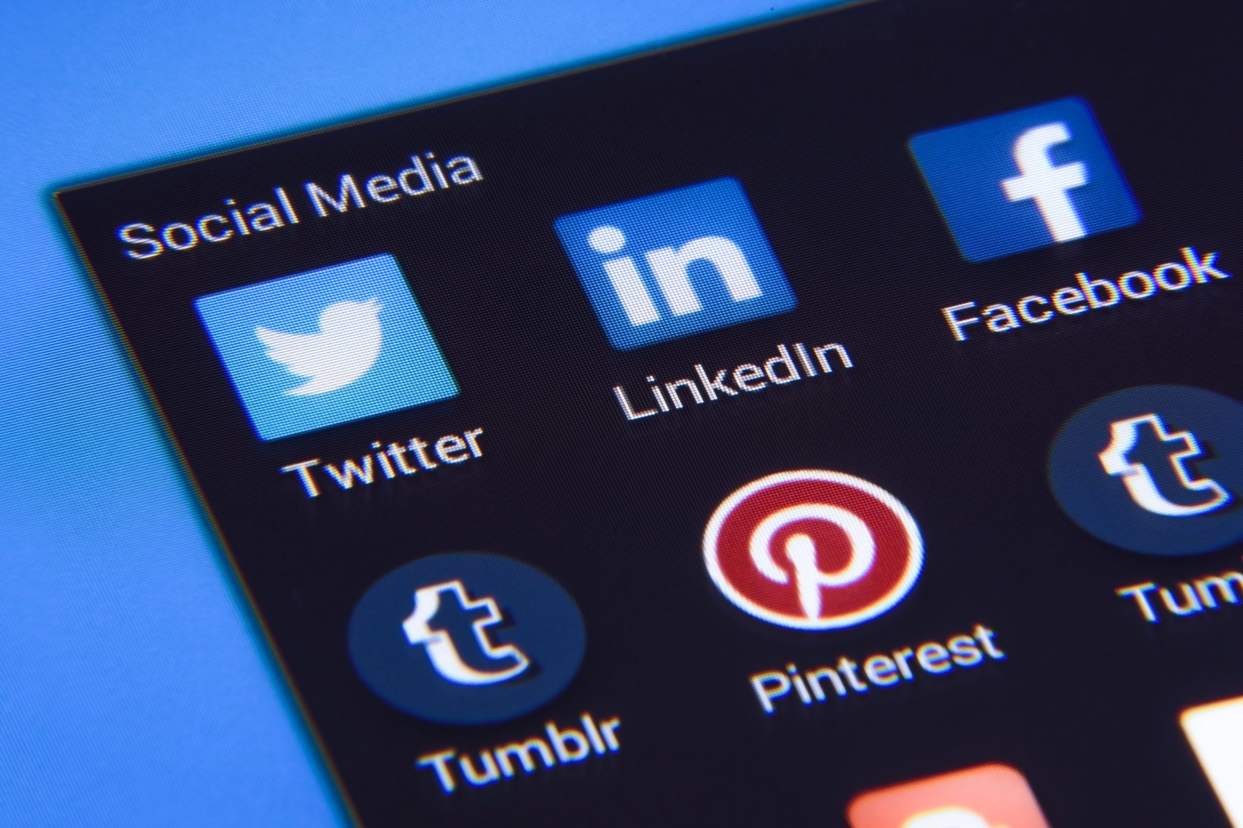 International lawyers on social media