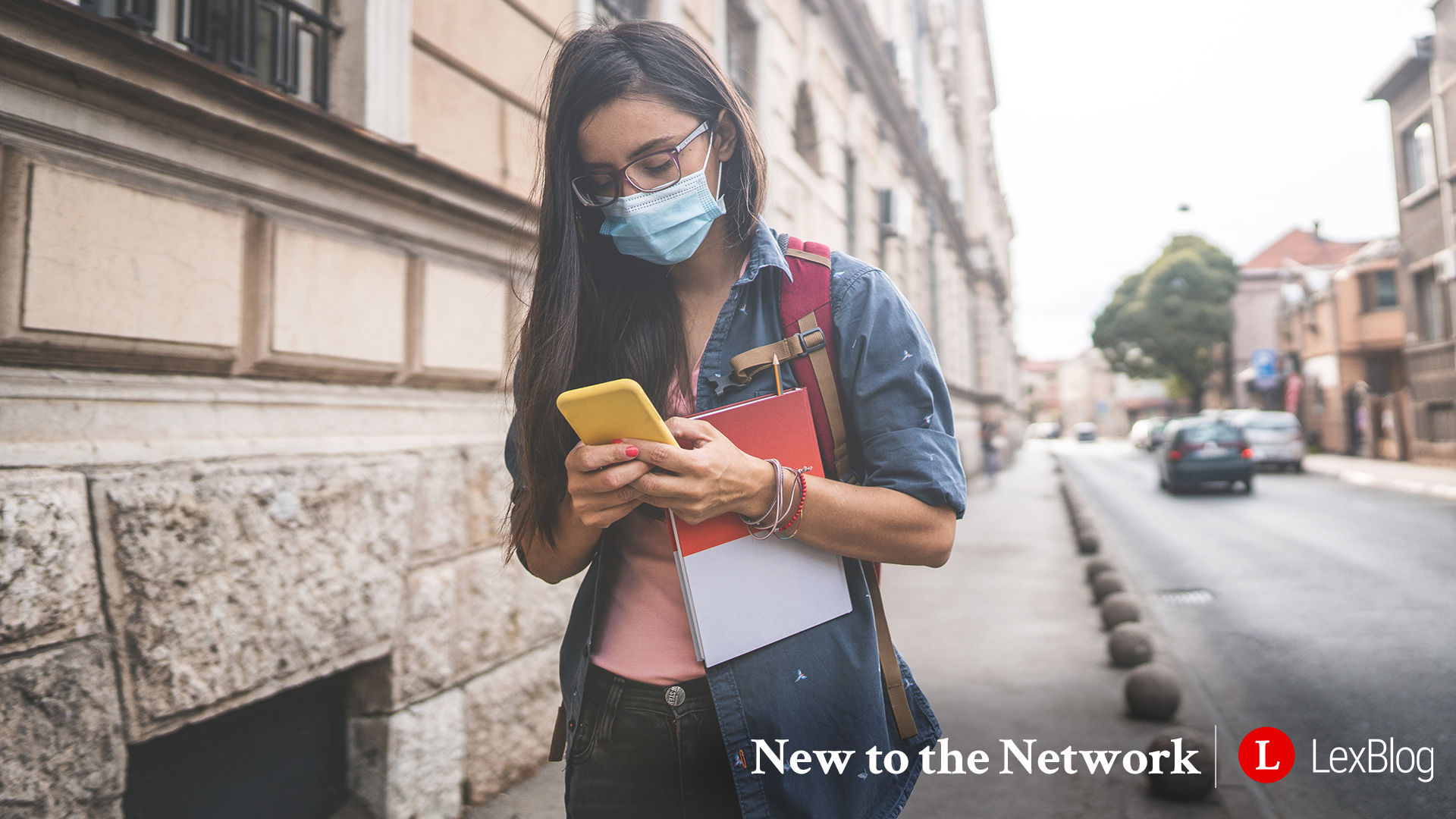 1920x1080_NewToTheNetwork_ReadingPhoneMask