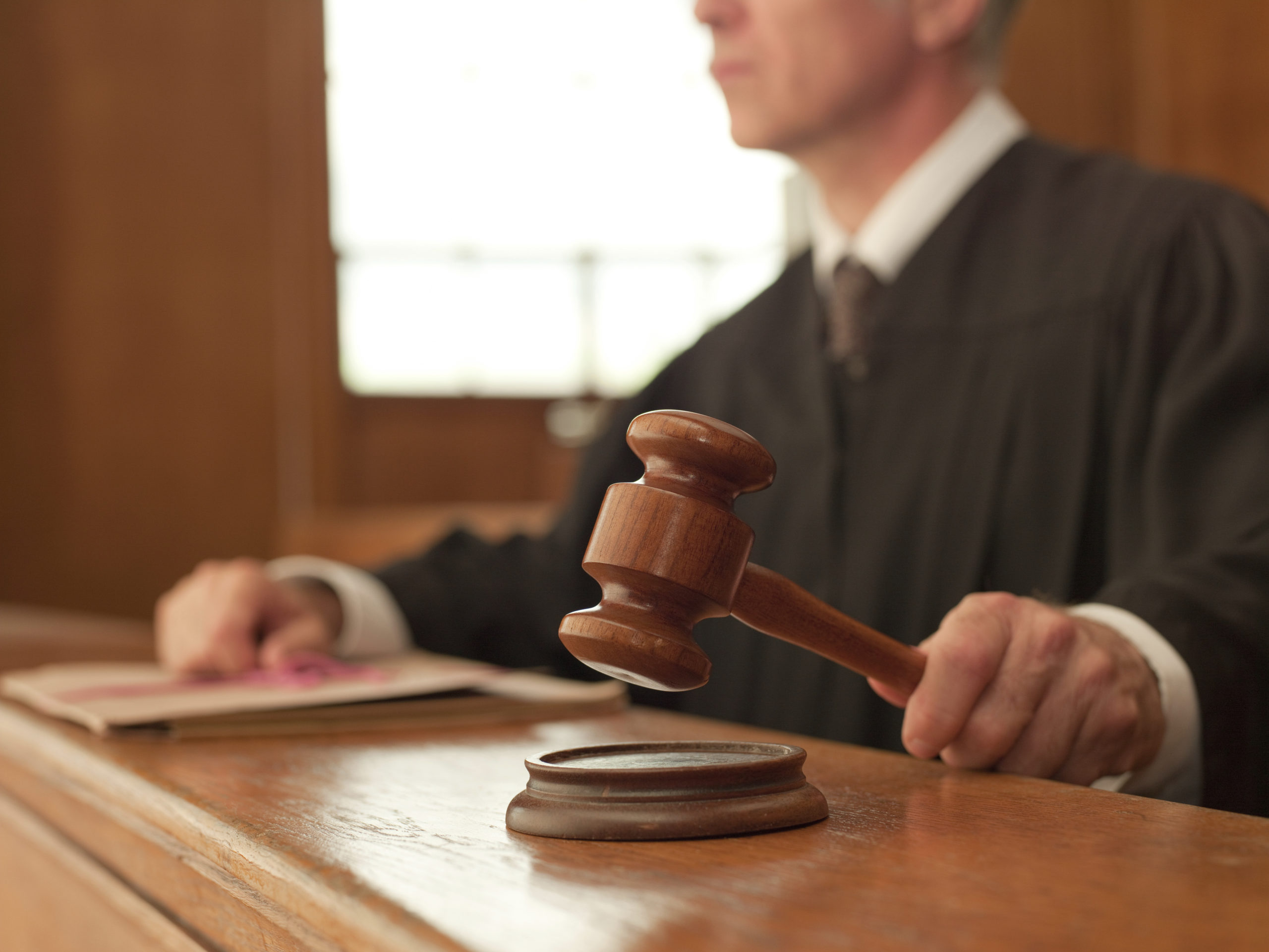Law-Judge_Gavel_Courtroom_27020861