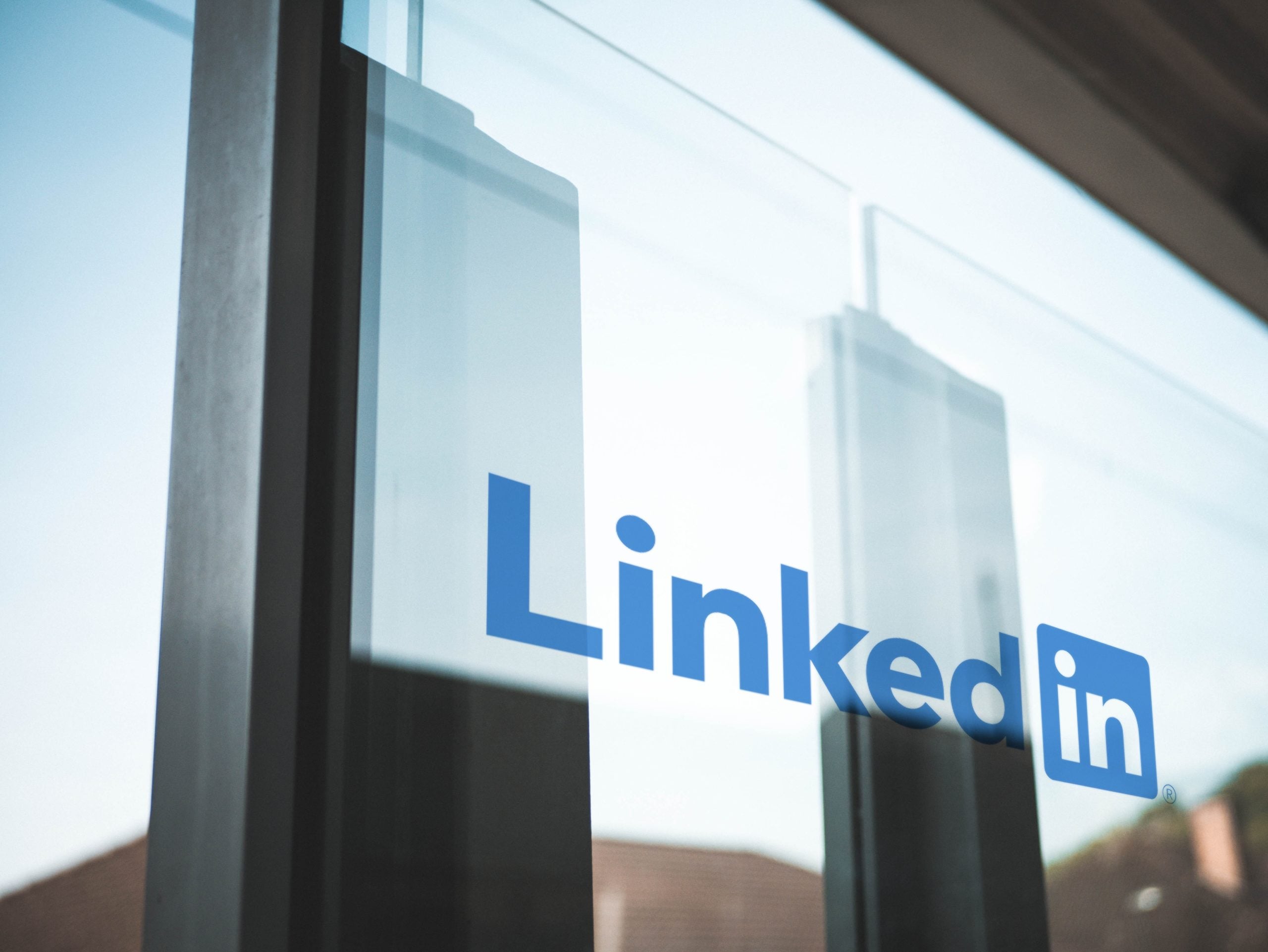 inlytics-linkedin-analytics-tool-Z7MNWch3LPs-unsplash