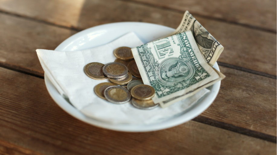 tip-cash-on-plate-shutterstock_505399480-1280-917x516[1]
