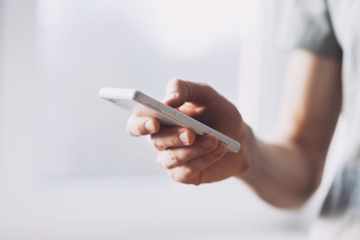 Technology_man using smart phone