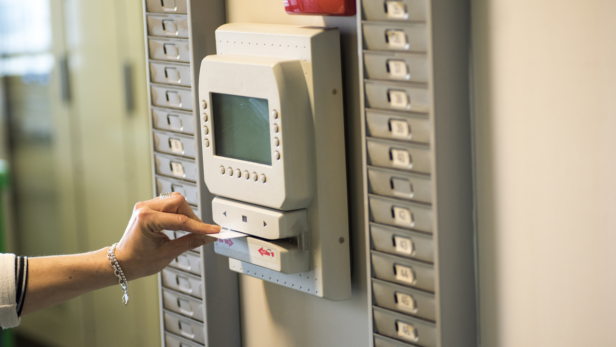 timeclock_person_clocking_In_1200x675