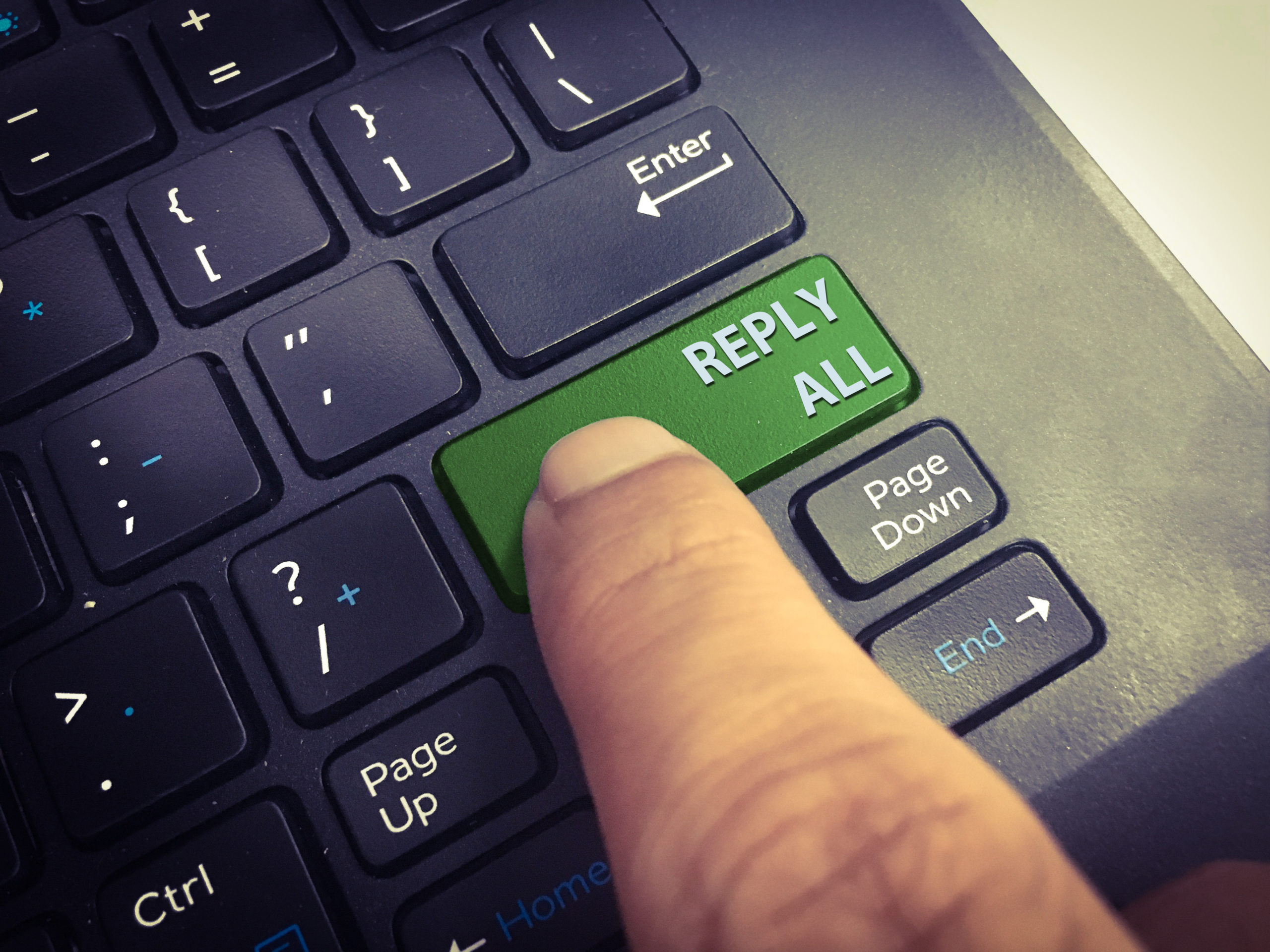 Close-up,Reply,All,Button,On,The,Keyboard,And,Have,Green