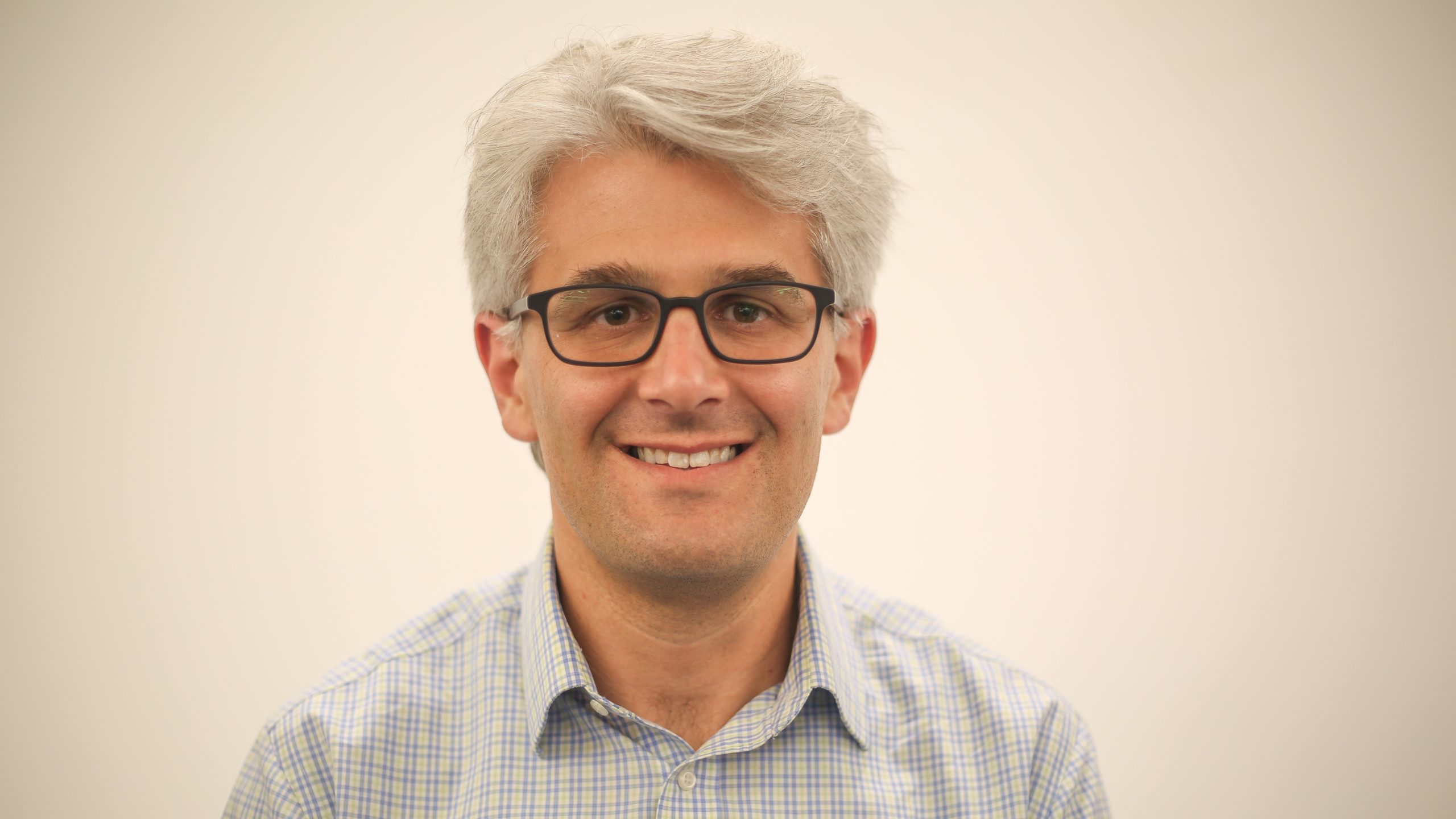 Headshot-ZachPosner-169
