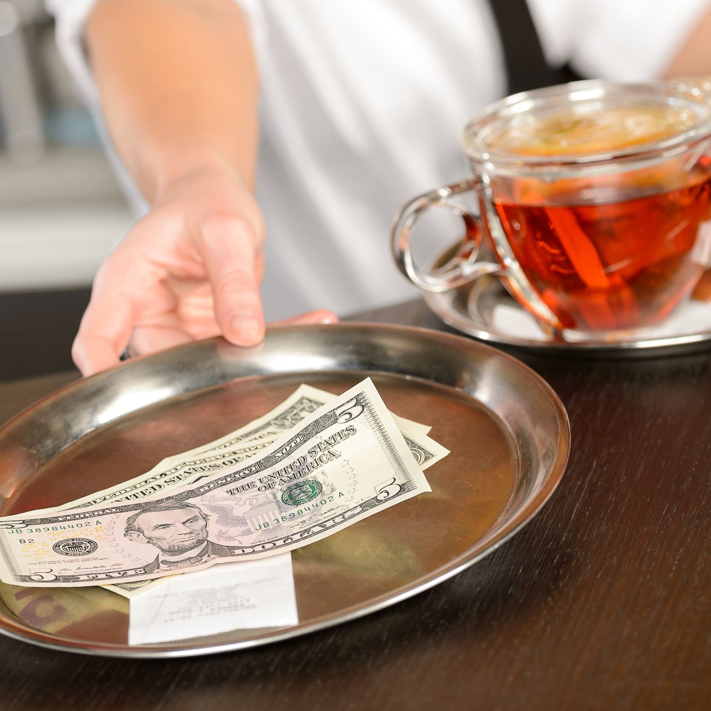 server_tip_restaurant_trump_omnibus_budget_bill