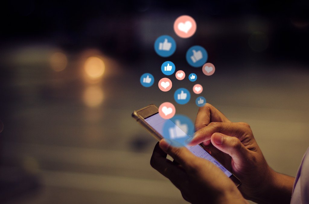 Social-Media-Phone
