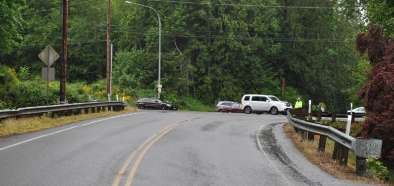Intersection with a hidden stop sign in Washington State