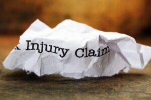 How to Deal with an Insurance Company While in a Personal Injury Case?
