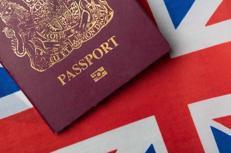 Immigrate from the US to UK Immigration Law A US immigrant passport who is ready to Immigrate from the US to UK