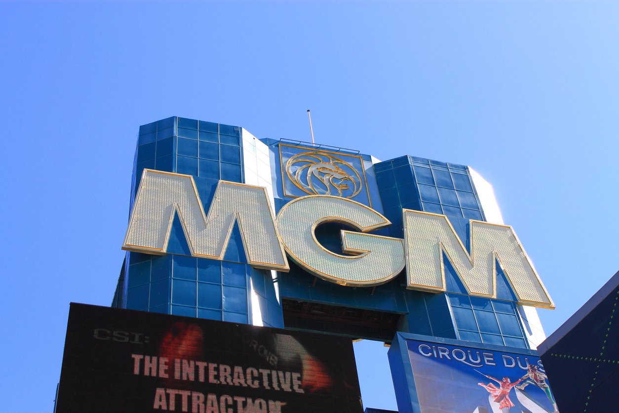Former employee sues MGM casino for religious discrimination following vaccine mandate