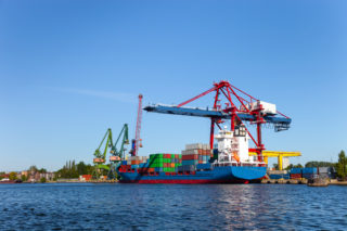 ShippingContainers_158167512-320x213 (1)