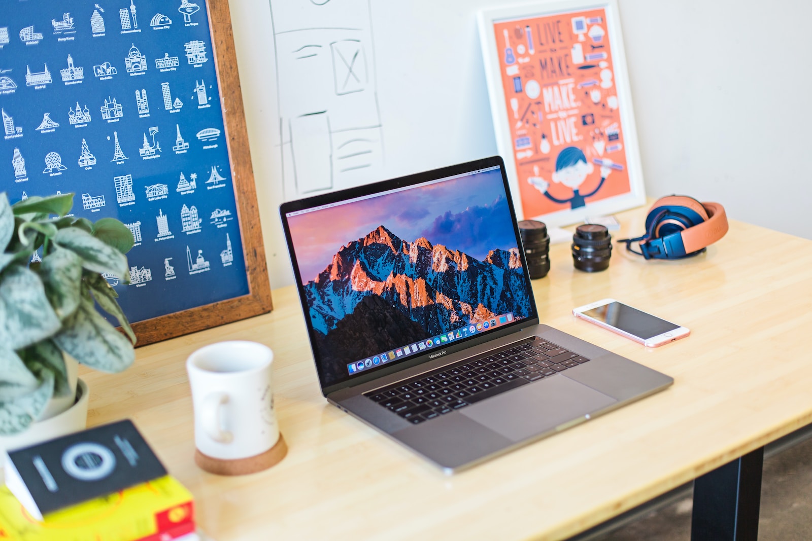 Desk Mock