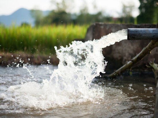 dreamstime_irrigation farm irrigate water