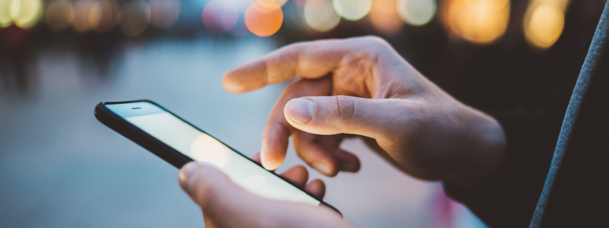 hand with phone