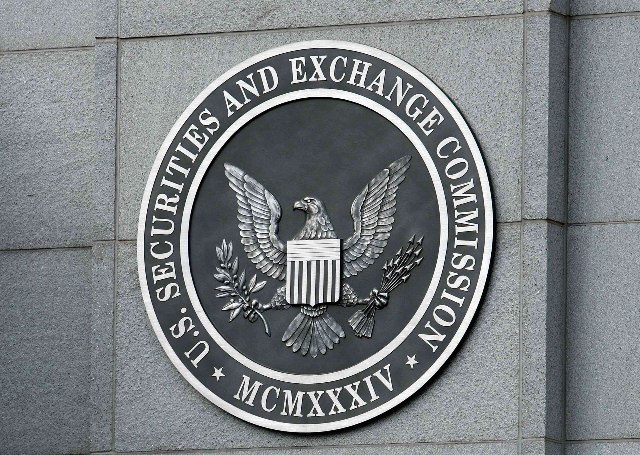 sec-under-fire-as-wall-street-investment-banks-falter-82880353-ab4ee364aba74633857b1416b60b6726
