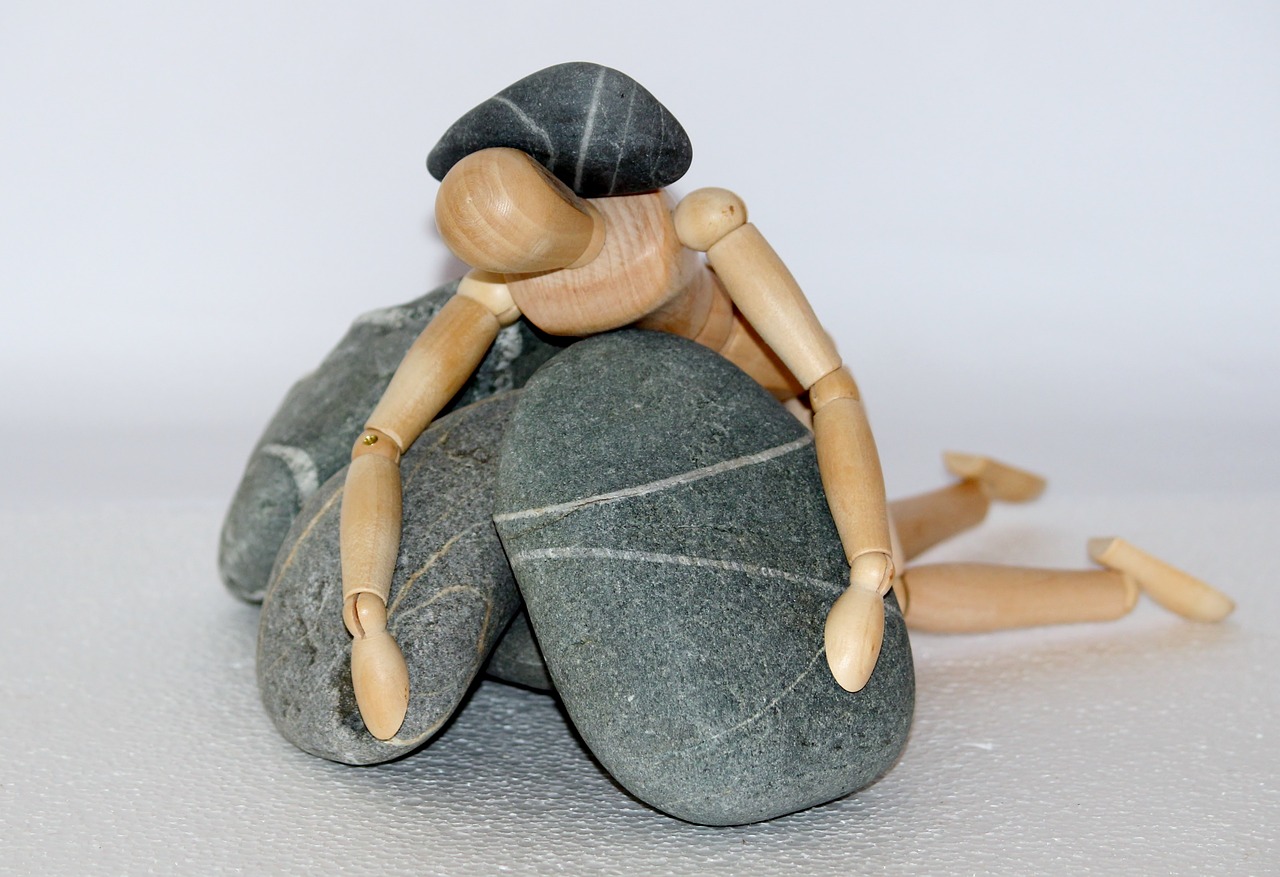 wooden-figure-980784_1280-1